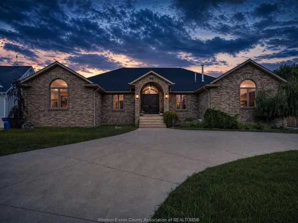 376 Elmstead Rd, Lakeshore, ON N8N 2L9