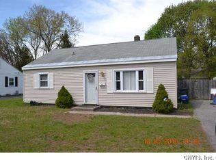 27 Homeland Rd, North Syracuse, NY 13212
