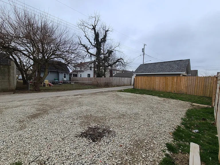 648 S Hague Ave — Photo 21