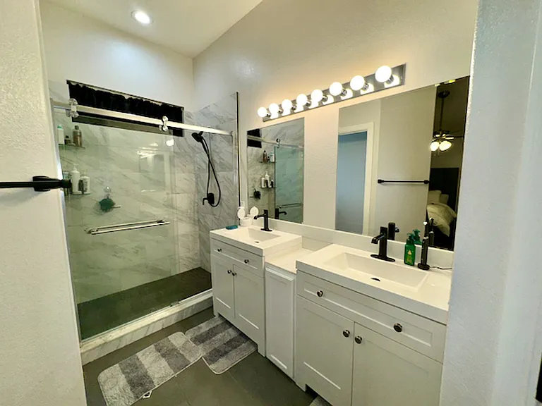 4428 Rodman Dr — Photo 9