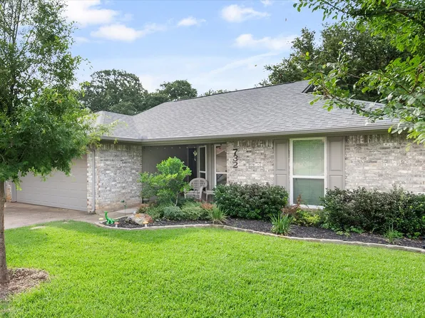 732 Somerset Ct, Mansfield, TX 76063