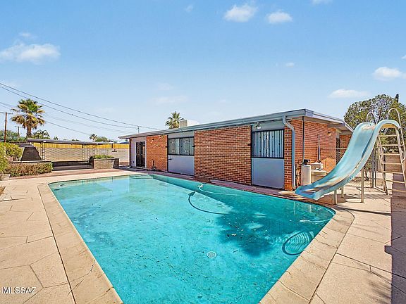 3rd image of 3302 W Calle Fresa