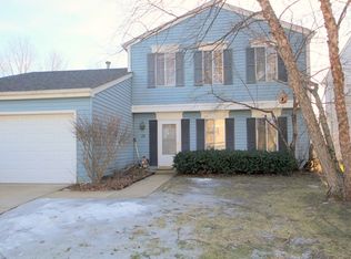 15 Monterey Dr, Vernon Hills, IL 60061