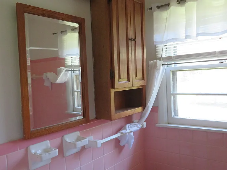 1900 Stevens Dr NE — Photo 6