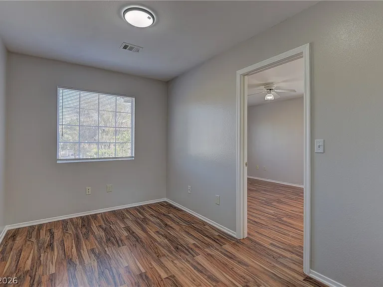 10753 Pipers Cove Ln — Photo 11