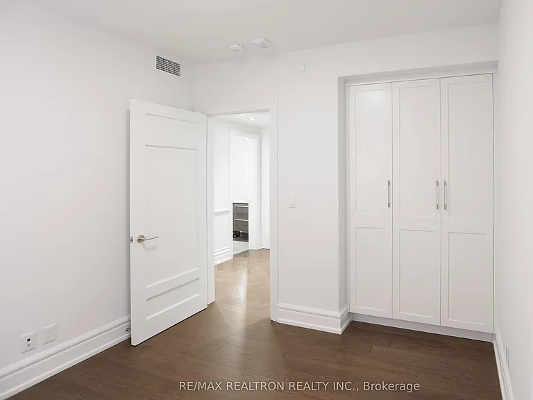 2 Clarendon Ave #206 — Photo 15