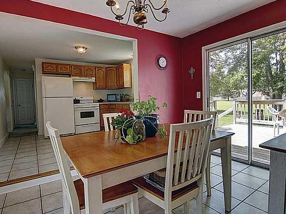 4th image of 10 Mayfield Dr