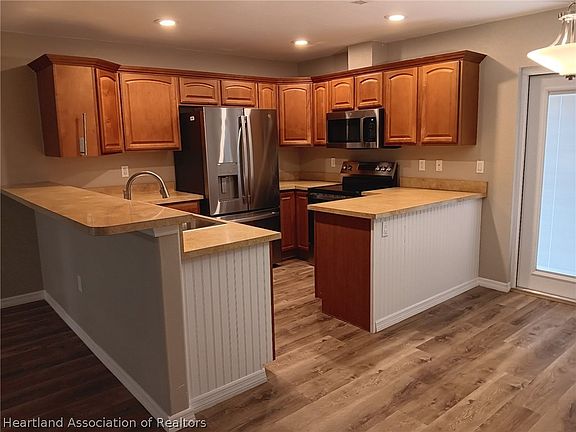 2nd image of 1108 N Oak Ridge Dr