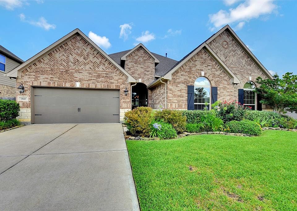 1st image of 1500 Royal Field Ln