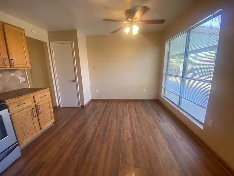 1249 E Laurel Ave — Photo 21