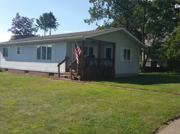 128 S 4th Ave, Edgar, WI 54426