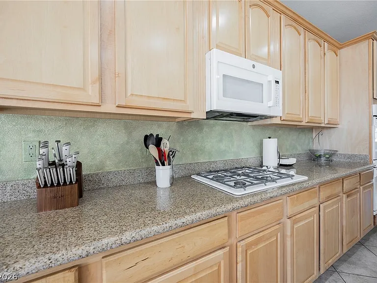 9562 Staff Ln — Photo 12
