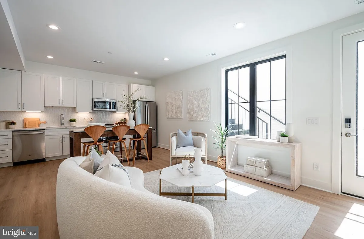Building Photo - 1228 Brentwood Rd NE #1