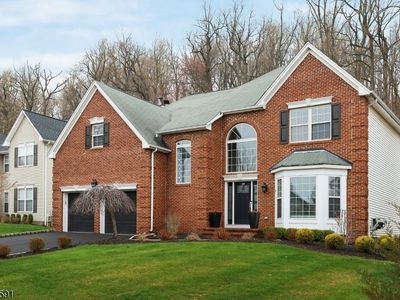 14 Red Bud Ln, Green Brook, NJ, 08812