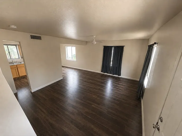 631 S O'Leary St #3 — Photo 2