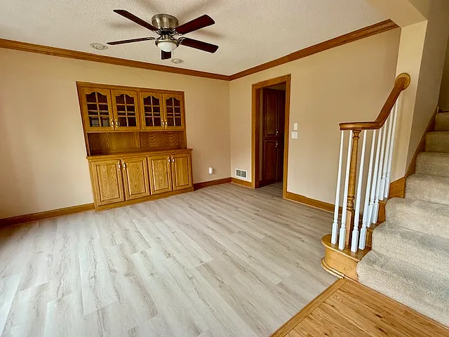 5745 Annapolis Ln N — Photo 31