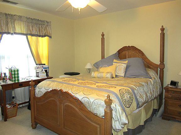 4th image of 283 Whitfield Dr #A