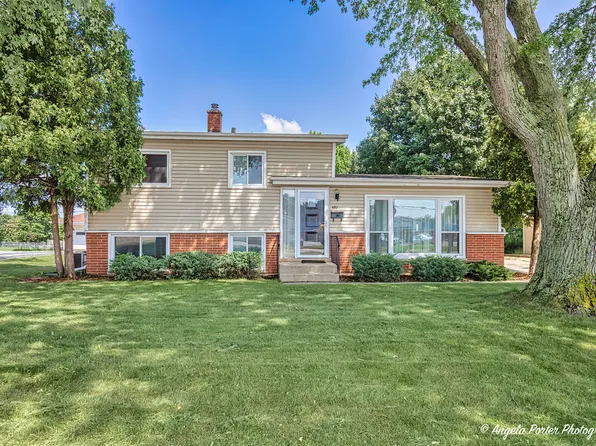 493 Orchard St, Antioch, IL 60002