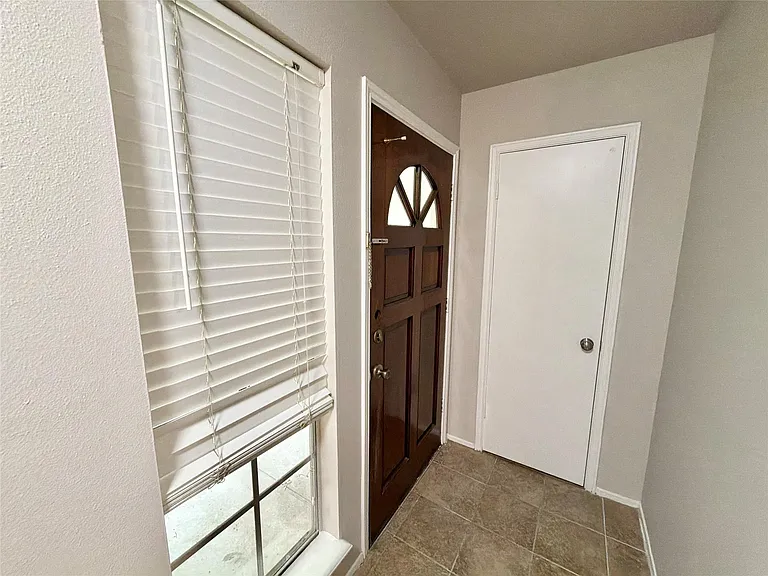 857 Wax Myrtle Ln — Photo 8