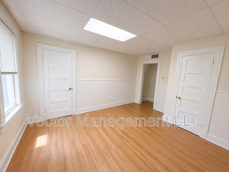 2 bed, 1.0 bath, 1000 sqft, $1,400 — Photo 3