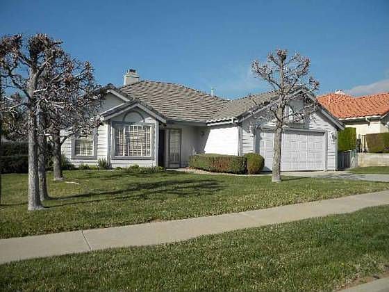 1st image of 35184 Persimmon Ave