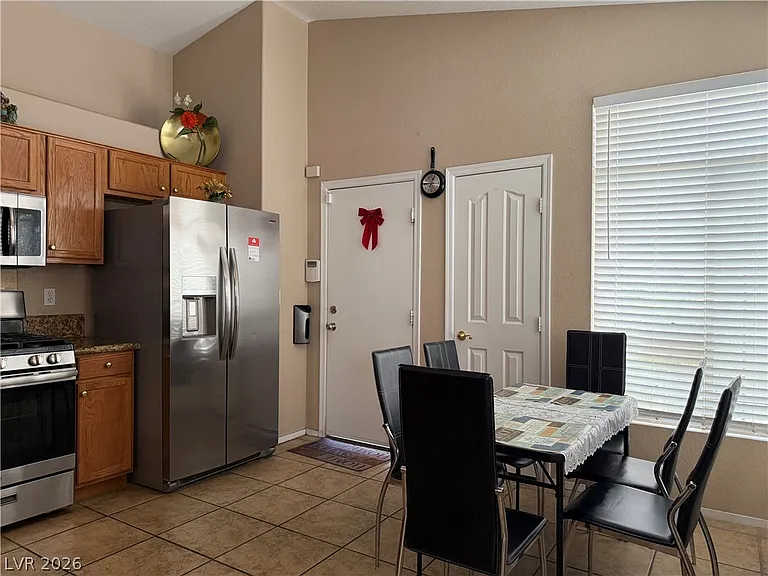 868 Worrell Ave — Photo 8