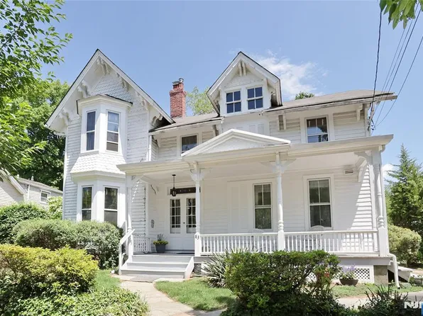 83 Grove St, Englewood, NJ 07631