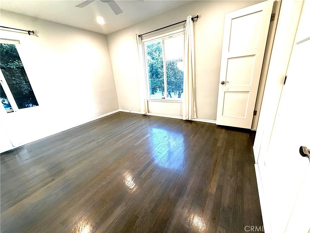 3 bed, 1657 sqft, $4,950 — Photo 2