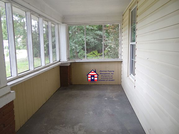 3rd image of 4707 Wayne Memorial Dr