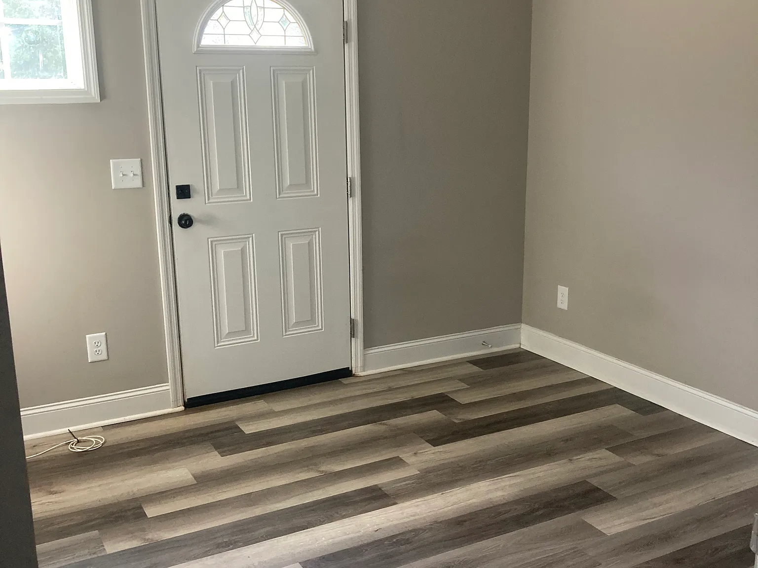 2 bed, $885 — Photo 2
