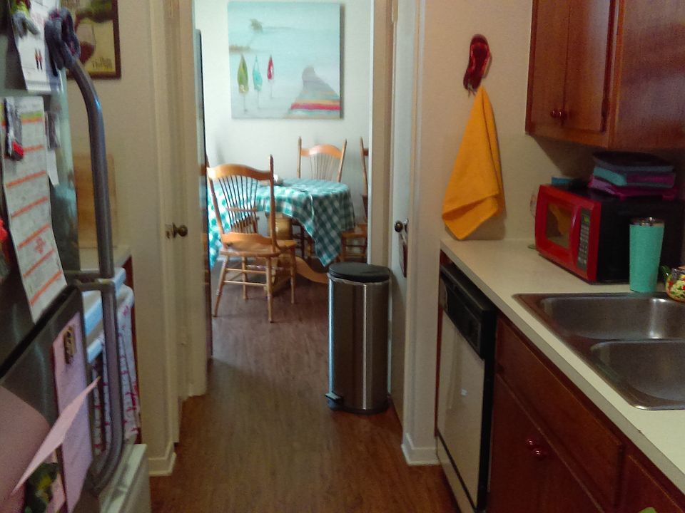 1st image of 1012 Cushing Dr #A