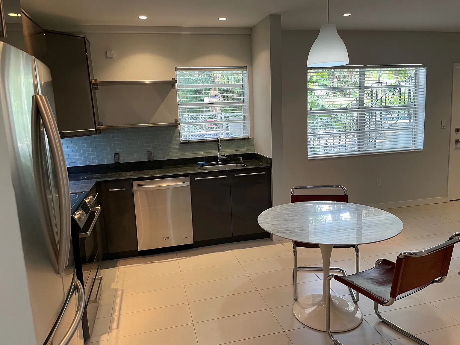 1 bed, 700 sqft, $1,800 — Photo 4