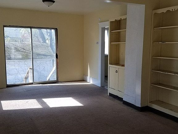 4th image of 231 Rockwell St #231
