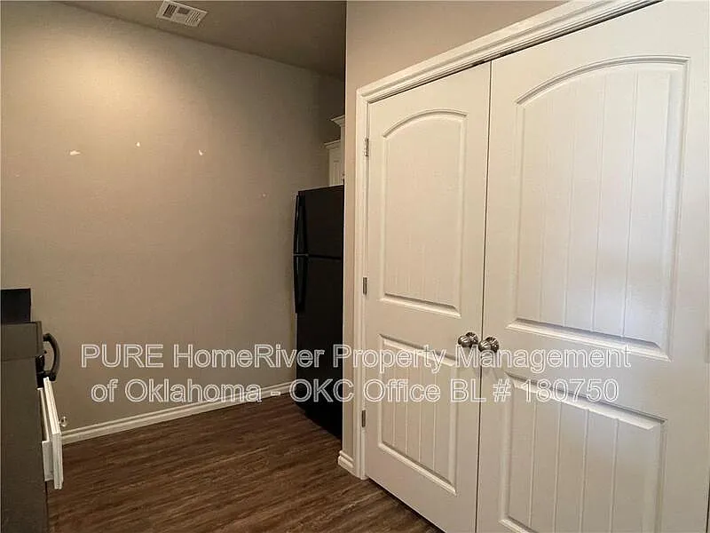 2 bed, 1.0 bath, 917 sqft, $1,125 — Photo 4