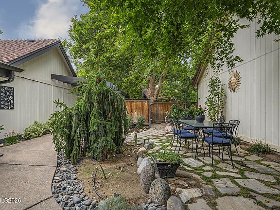 5th image of 500 W Riverview Cir