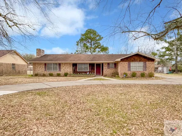 704 S McCoy Blvd, New Boston, TX 75570