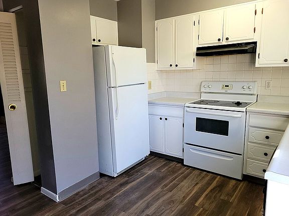 4th image of 8105 E 88th St