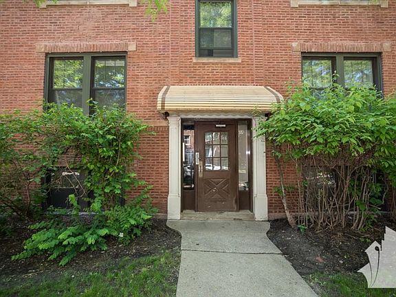 3rd image of 4844 N Rockwell St #1