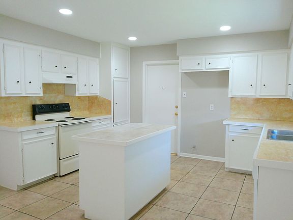 5th image of 11621 Opossum Creek Dr