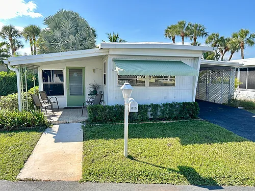 425 E Bougainvillea Dr Photo 1