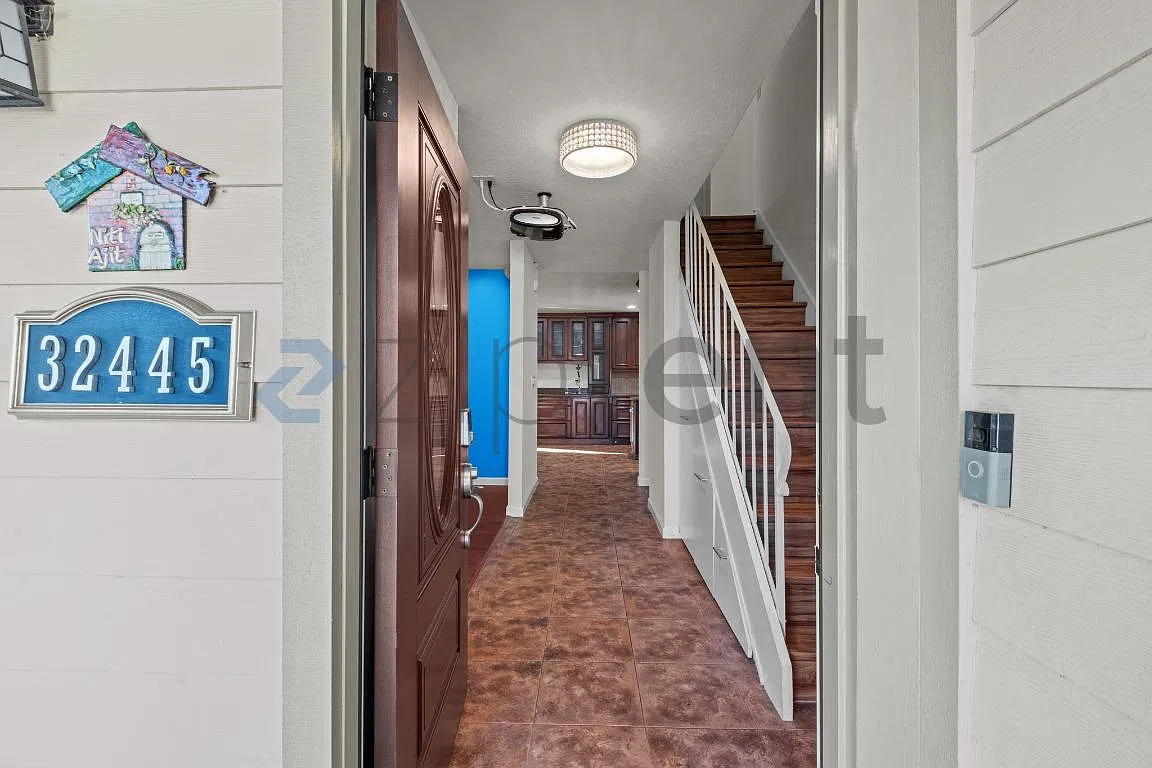 4 bed, 1936 sqft, $4,950 — Photo 4