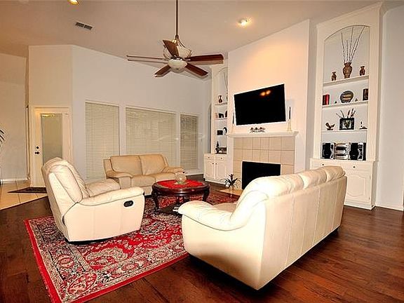5th image of 7825 La Guardia Dr