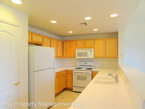 4th image of 2325 Windmill Pkwy APT 1211