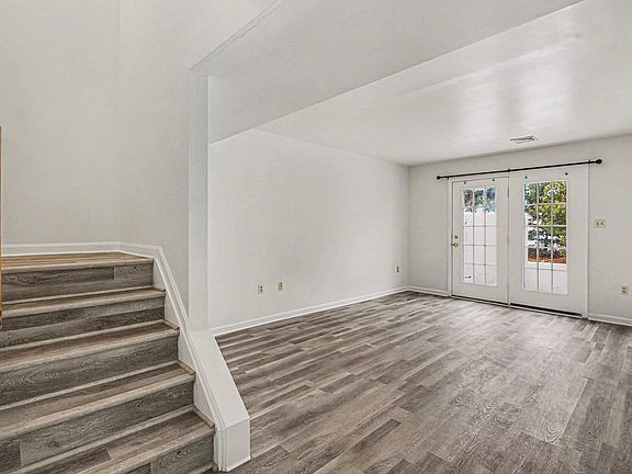 3rd image of 6437 Terrace Ct