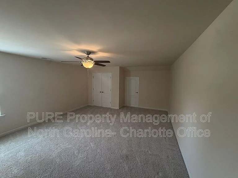 13818 Berkley Ave — Photo 33