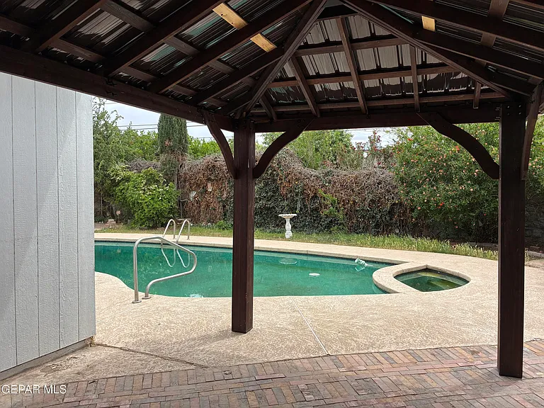 8316-H Burgess Dr #H — Photo 16