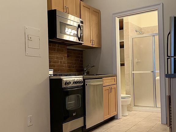 4th image of 339 W 87th St APT 5