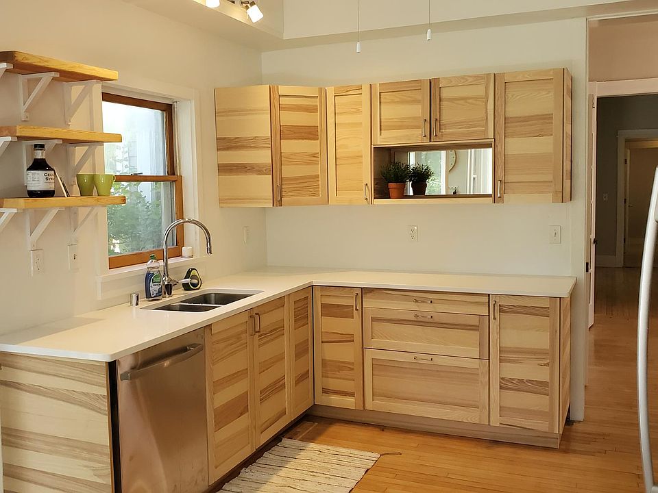 Prepare your meals on the newer white quartz counter tops.