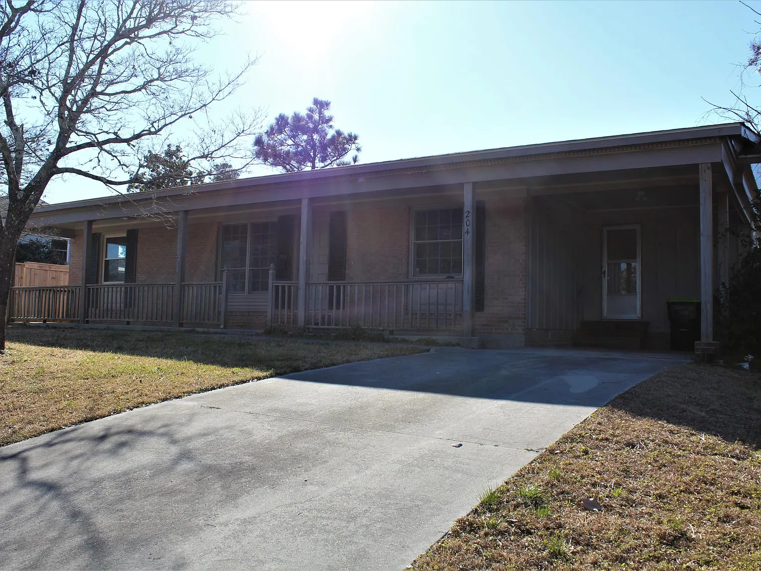 204 Florida Ave — Photo 2