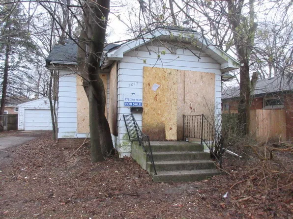 2017 Catalpa Ave, Waukegan, IL 60085